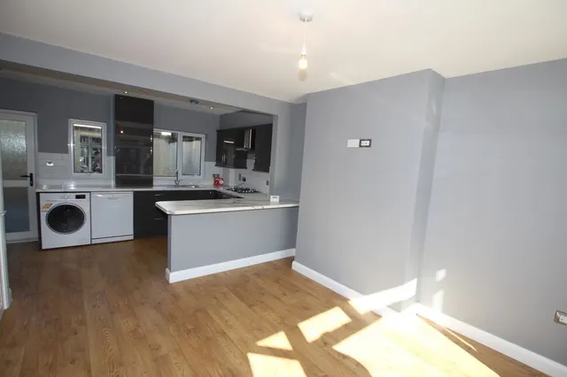 York Crescent, Belfast, BT15, photo 3
