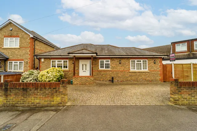 Glenfield Road, Ashford, photo 1