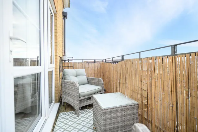 Photo 2 — Alderson Grove Hersham, Walton-On-Thames KT12 5EG
