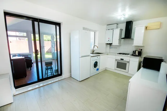 Photo 3 — Greenoak, Radcliffe, Manchester, M26 1EG