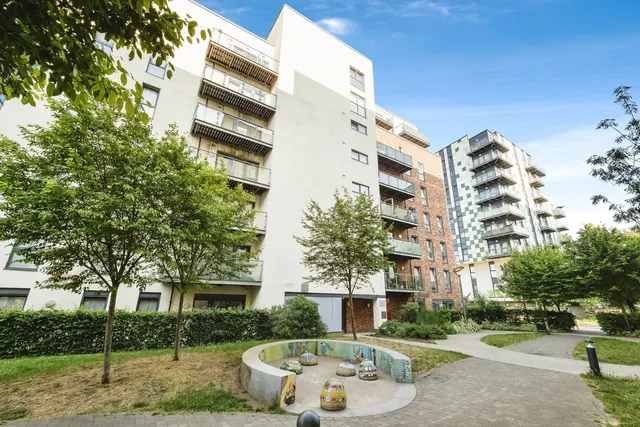 Honour Gardens, DAGENHAM, Essex, RM8, photo 1