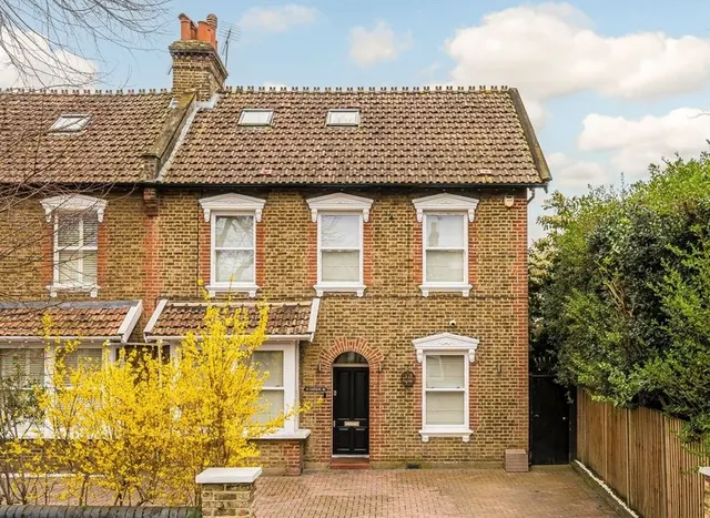 St. Stephens Road, Hounslow, TW3, photo 1