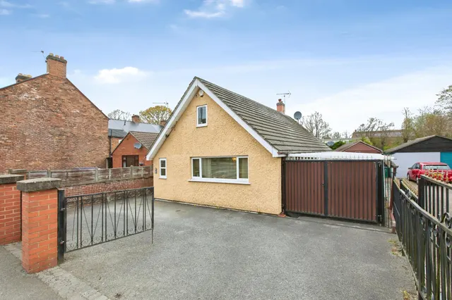 York Road, Church Gresley, DE11, photo 1
