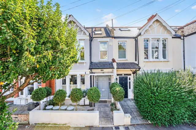 Lavenham Road, London, photo 1