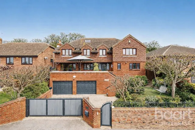 Queenborough Drive, Minster, ME12, photo 1