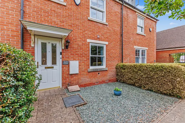 John Martin Square, Evesham, WR11, photo 1