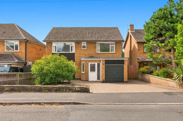 Fernwood Drive, Radcliffe-on-Trent, NG12, photo 1