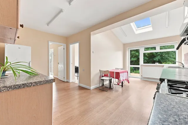 Fernwood Drive, Radcliffe-on-Trent, NG12, photo 2