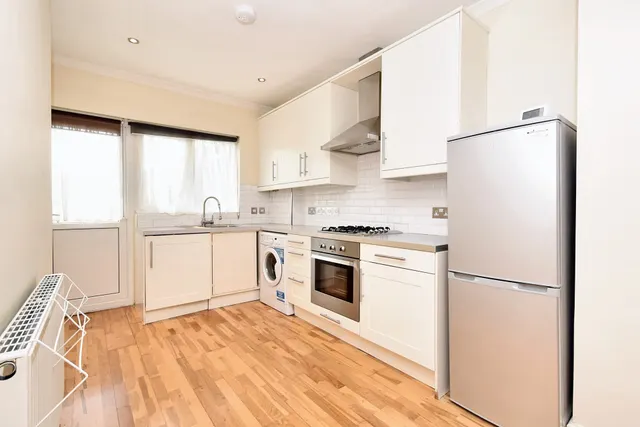 Photo 3 — Leamington Crescent, Harrow, HA2