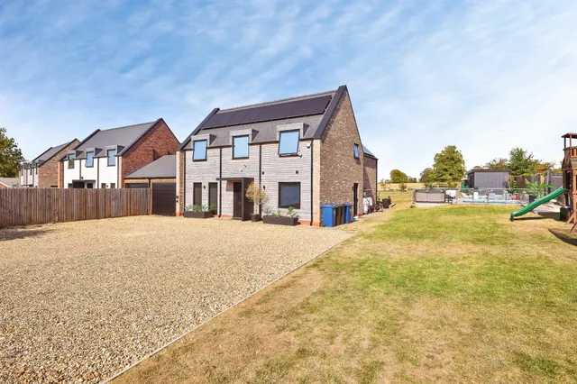 Great North Road, Norman Cross, PE7, photo 1