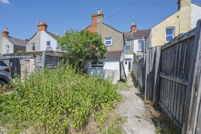 County Road, Swindon, SN1, photo 3