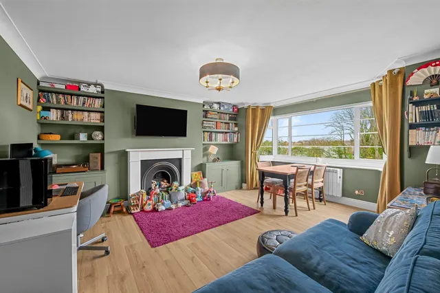 Upper Richmond Road West, London, SW14, photo 1