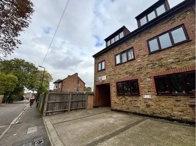Forest Road, London, E11, photo 1