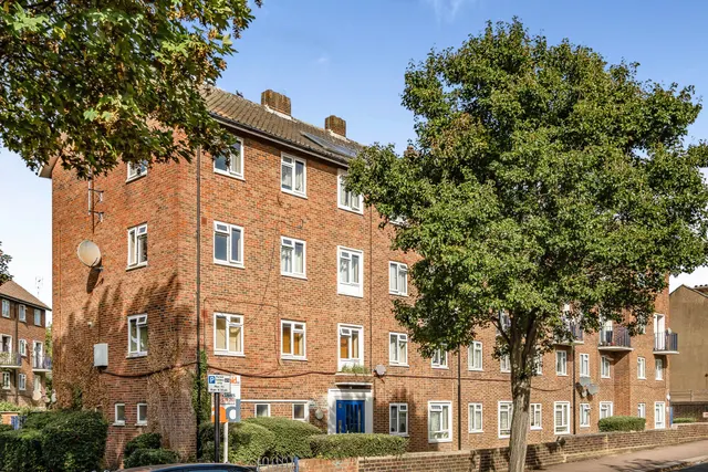 Flat 13, Livingstone Court, 47 Matlock Road, London, photo 1