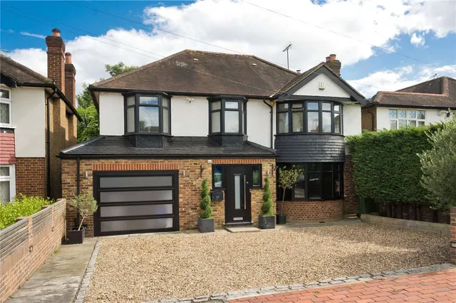 Ember Gardens, Thames Ditton, Surrey, KT7 0LL, photo 1