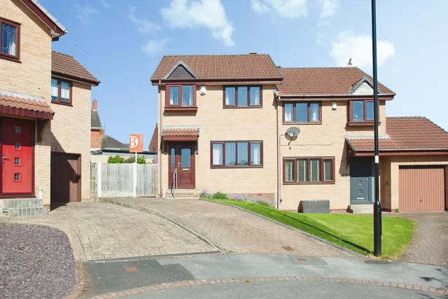 Nether Ley Gardens, Chapeltown, Sheffield, S35, photo 1