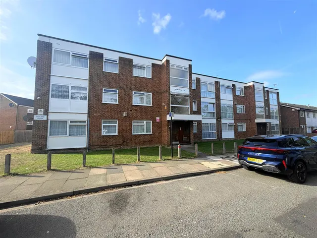The Farmlands, Northolt, photo 1