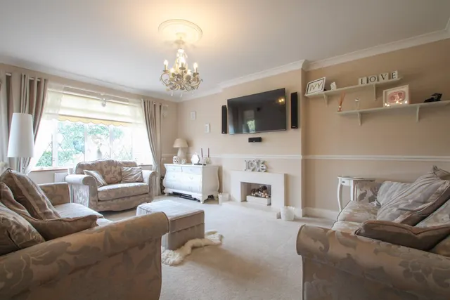 Photo 2 — Willersley Avenue, Sidcup