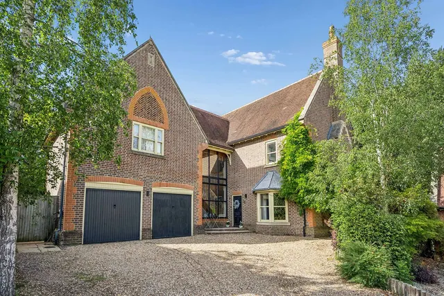 Hazel Grove, Kingwood, Henley-on-Thames, Oxfordshire, RG9 5NH, photo 1