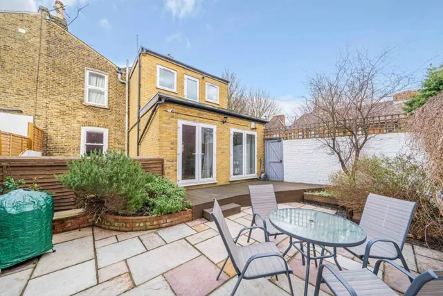 Ferndale Road, Clapham, SW4, photo 2