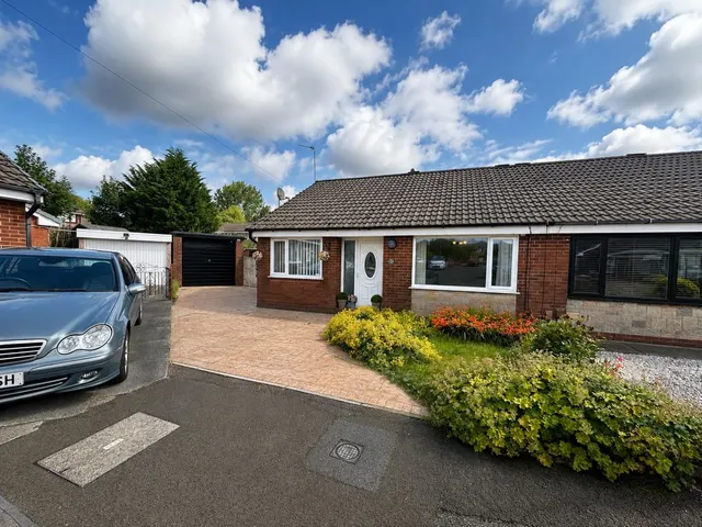 Lowton Street, Radcliffe, Manchester, M26 4EJ, photo 1