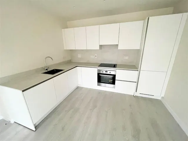 Photo 2 — Harewood Avenue, Mill Hill