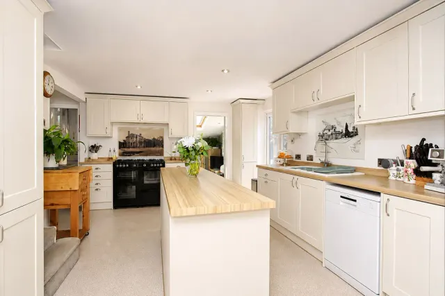Photo 2 — Cheddington Road, Pitstone, Buckinghamshire, LU7 9AE
