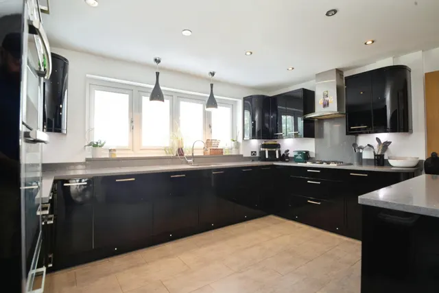 Llanyravon Way, Cwmbran, NP44, photo 2