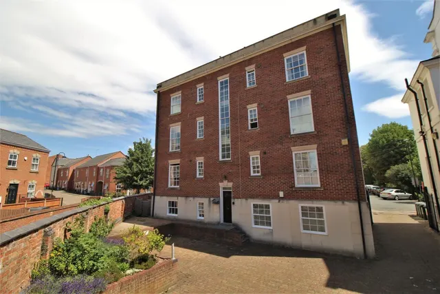 Brunswick Square, Gloucester, GL1, photo 1