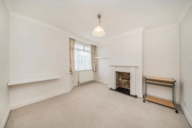 Lyndhurst Road, UB6, photo 2