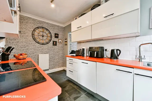 St. Bartholomews Road, Nottingham, NG3, photo 3