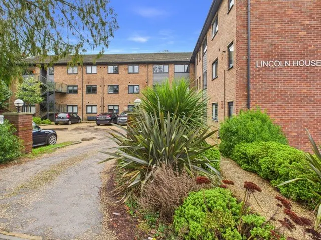 Brookfield Road, Wooburn Green, photo 1