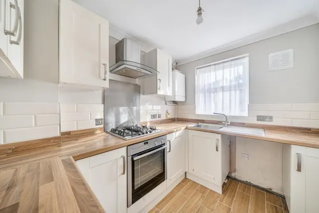 Milton Gardens, Staines-upon-Thames, TW19, photo 3