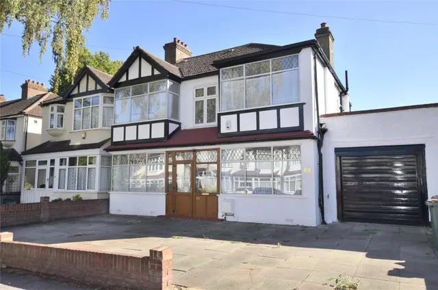 Osmond Gardens, Wallington, SM6, photo 1