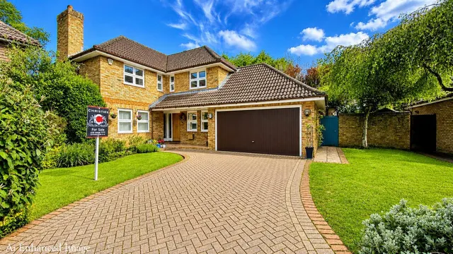 Bridleway Close, Epsom, KT17 3DY, photo 1
