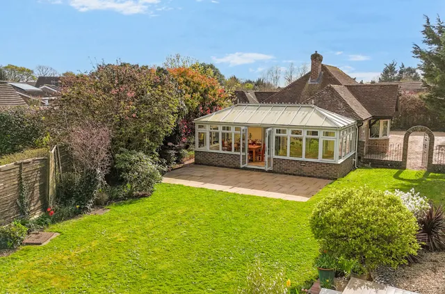 Fontwell Avenue, Eastergate, PO20, photo 2