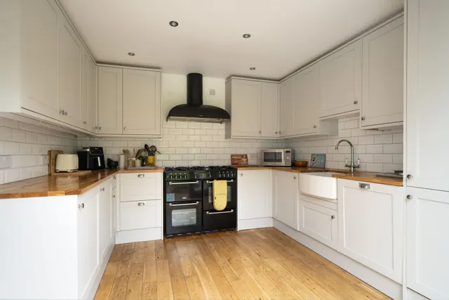 Essendene Road, Caterham, CR3, photo 2