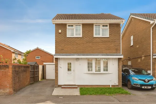 Longs Drive, Yate, BS37, photo 2