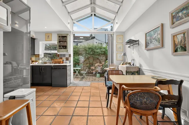 Charles Street, Barnes, SW13, photo 2