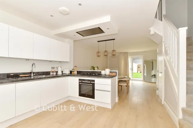 Key Drive, Cranleigh, GU6, photo 1