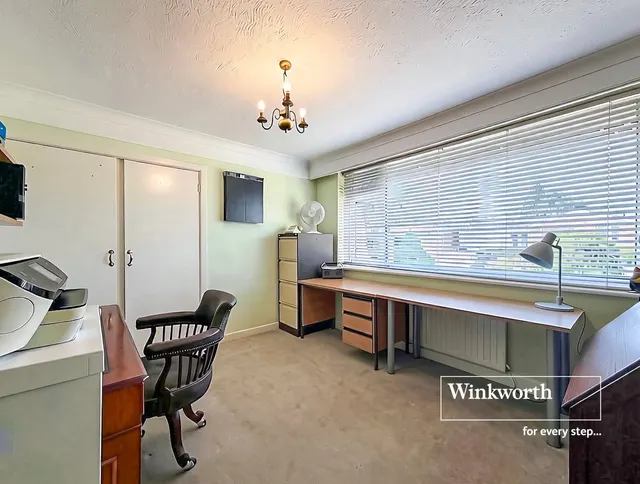 Ellesfield Drive, West Parley, Ferndown, Dorset, BH22, photo 1