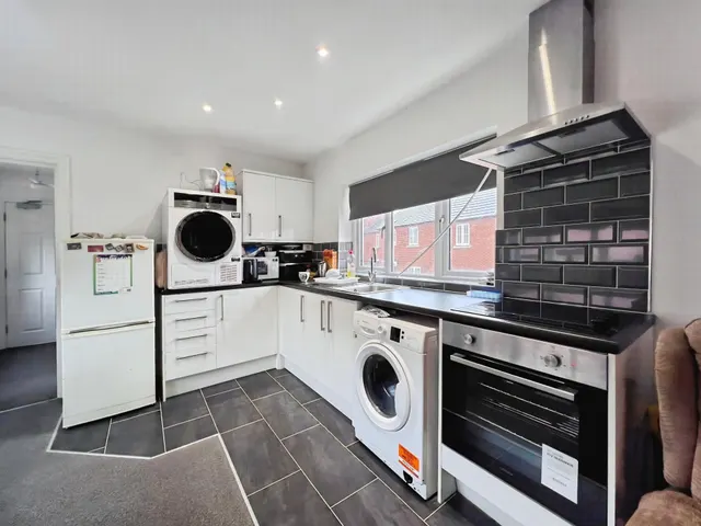 Photo 2 — Montagu Street, Kettering, NN16