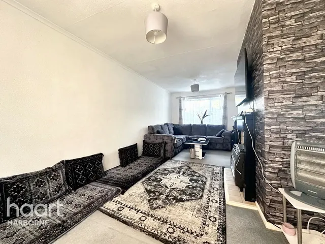 Tarrant Grove, Quinton, B32, photo 2