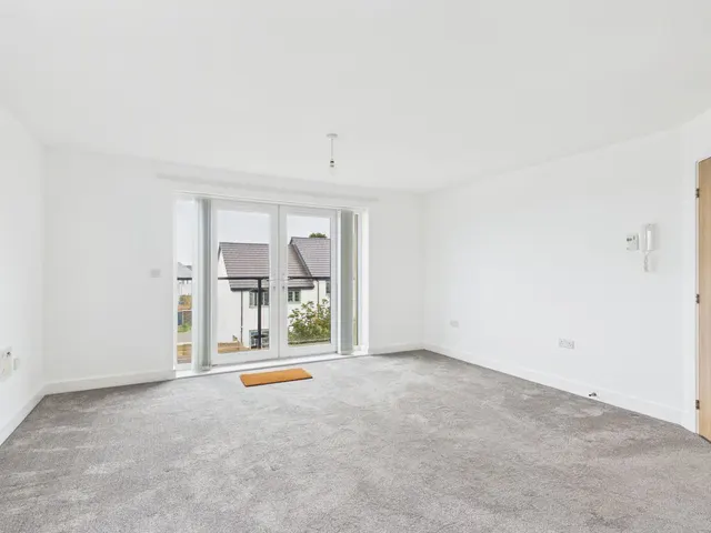 Photo 3 — Jubilee Drive, Redruth