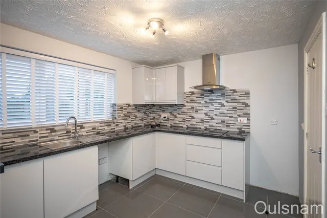 Photo 2 — Newbury Close, Catshill, Bromsgrove, Worcestershire, B61 0SB