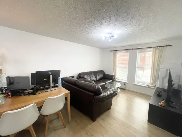 Sapphire Drive, Leamington Spa, CV31, photo 3