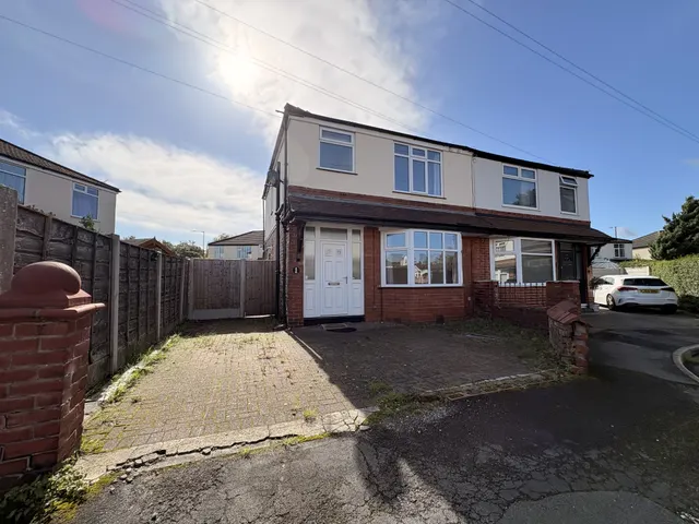Durley Avenue, Timperley, WA15, photo 1