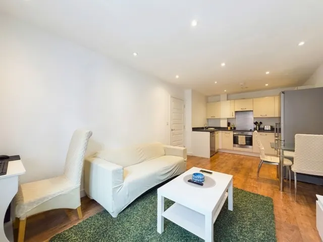 Stoke Road, Slough, SL2, photo 3