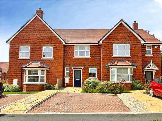 Boot Close, Winslow, MK18, photo 1