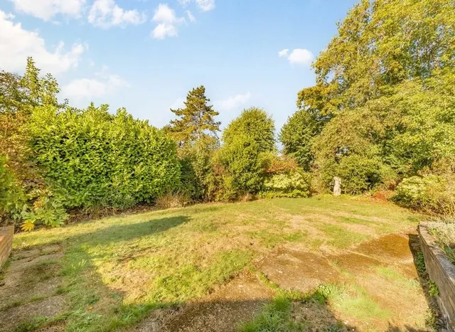Ormond Crescent, Hampton, TW12, photo 2